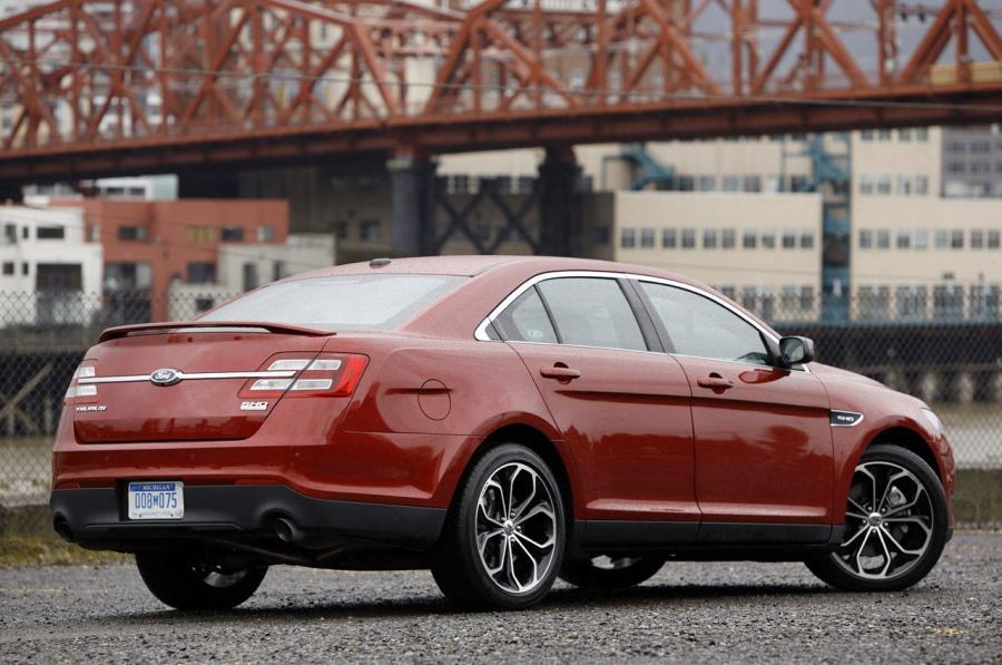  Ford Taurus SHO 2013 года  (фото 23 из 56)